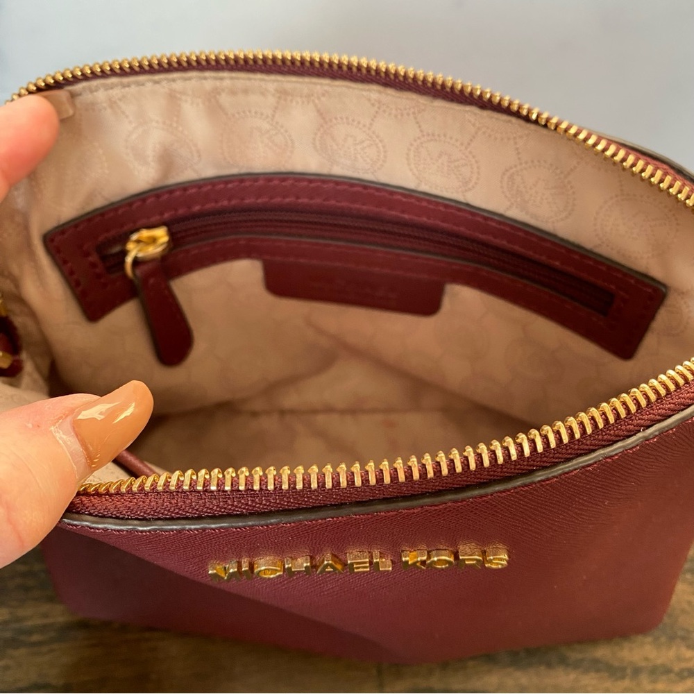 Michael Kors Cindy Saffiano Dome Crossbody - Picture 6 of 7